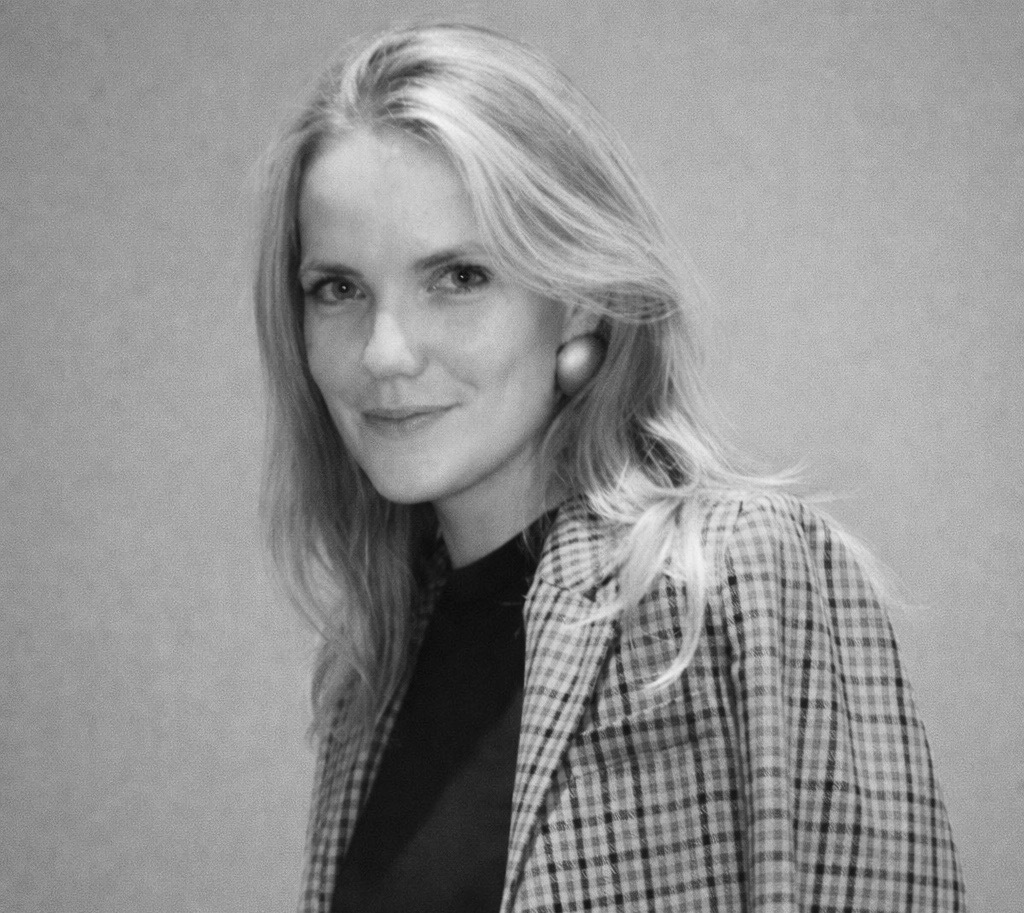 Stuart Weitzman Expands Communications Team with New Manager